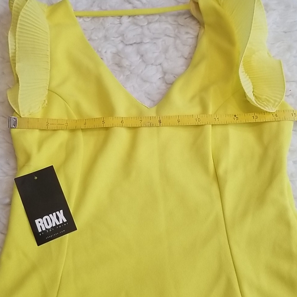 Roxx Hot Yellow Ruffle Deep V neckline Side Zipper Top. M - Picture 8 of 12